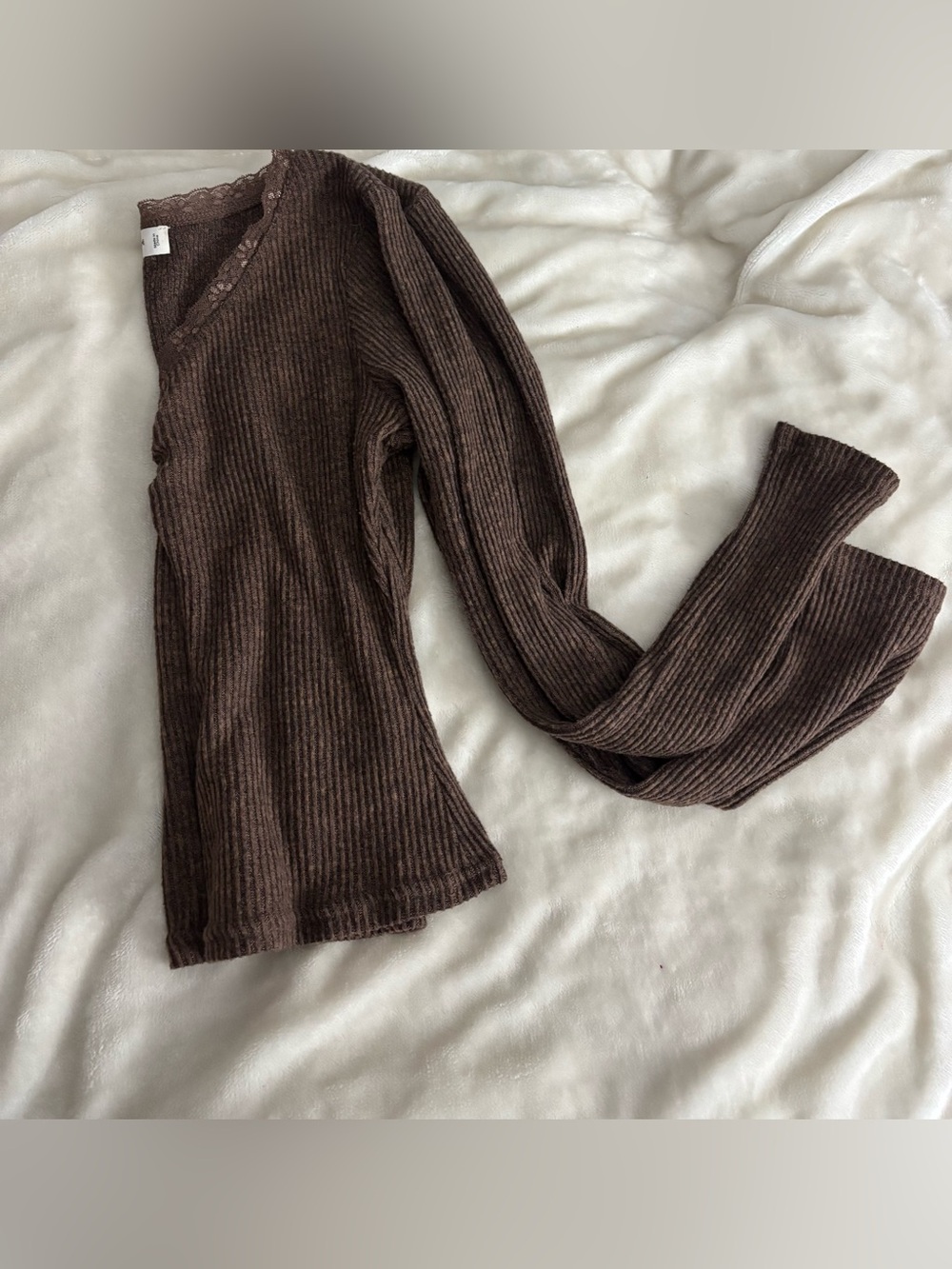 Long sleeve v neck top - Picture 6 of 6